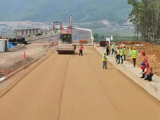 弓长岭路基工程